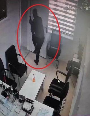 Mahalle muhtarı, silahlı saldırıda yaralandı (2)