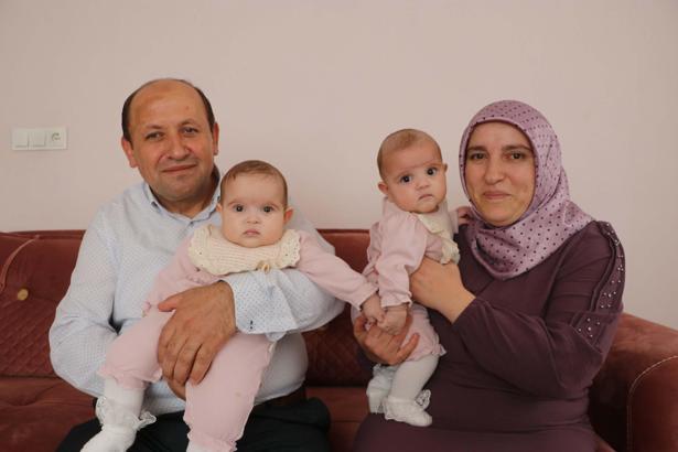 Evlat hasreti çeken çift, 25 yıl sonra ikizlerini kucaklarına aldı