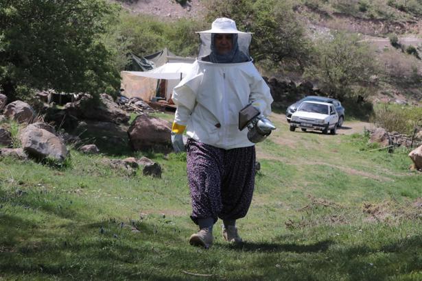 Çocukları için arıcılığa başlayan 3 çocuk annesi, kovan sayısını 5'ten 50'ye çıkardı/Ek fotoğraflar