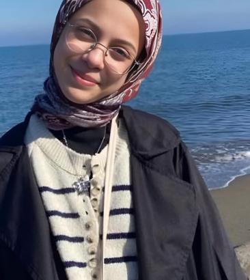 Traktörün altında kalan Aysima, aracı kullanmak istemiş