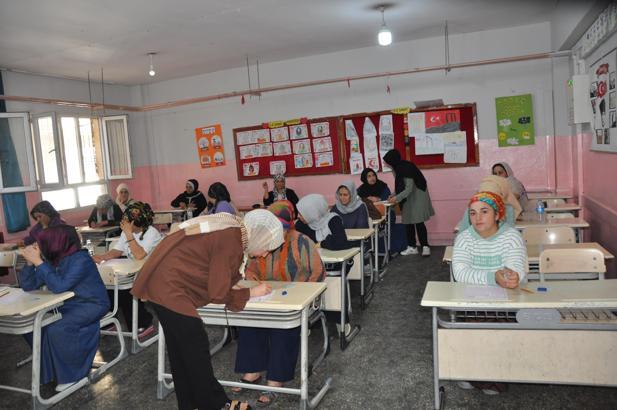 Mardin’de annelere yönelik kitap okuma yarışması