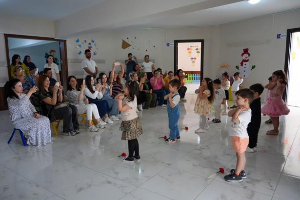 Minik öğrenciler Anneler Günü’nü kutladı