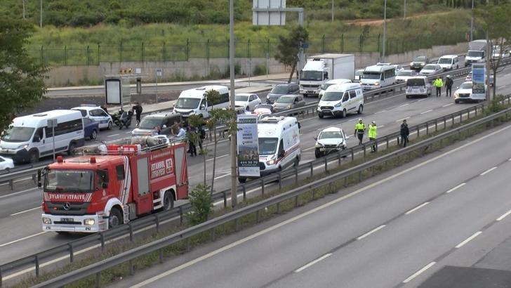 İstanbul - Tuzla’da bariyerlere çarpan otomobil takla atarak savruldu: 1 ölü 4 yaralı