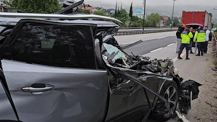 TIR'a arkadan çarpan cipin sürücüsü hafif yaralandı