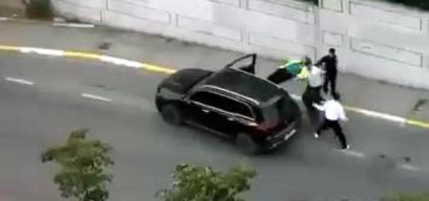 İstanbul - Avcılar’da tekmeli yumruklu trafik kavgası kamerada
