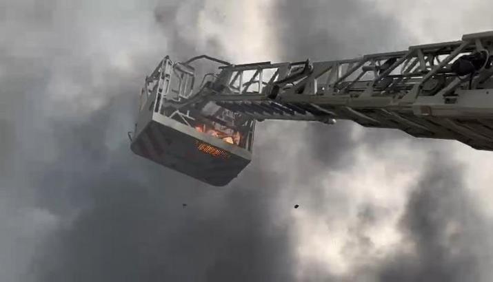 Fındık kırma fabrikasındaki yangın, 2,5 saatte kontrol altına alındı (2)