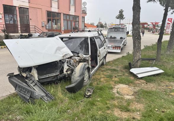 Yalvaç'ta trafik kazası; 2 yaralı