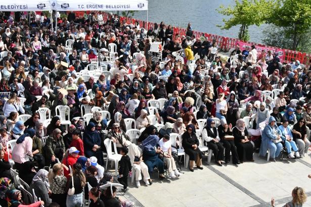 Ergene'de anneler günü etkinliğine yoğun ilgi