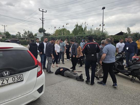 Yavaşlayan trafikte duran motosiklete başka bir motosiklet çarptı: 2 yaralı