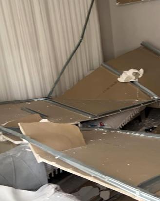 Asma tavan çöktü, anne ve 2 çocuğu birkaç dakikayla kurtuldu