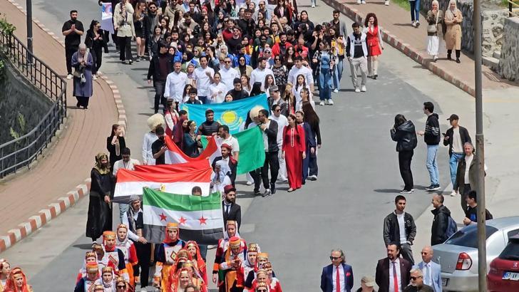 Zonguldak’ta üniversitenin uluslararası bahar şenliği başladı