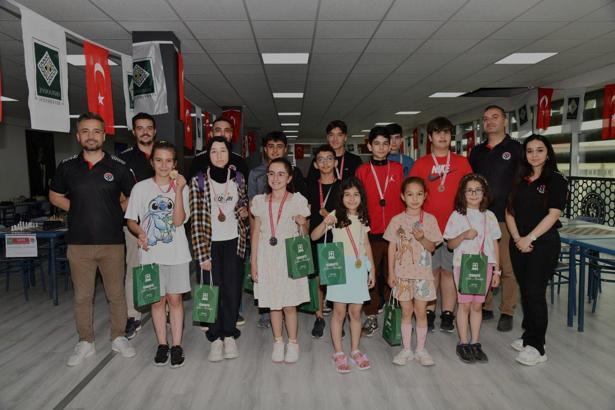 19 Mayıs Gençlik Haftası Satranç Turnuvası sona erdi