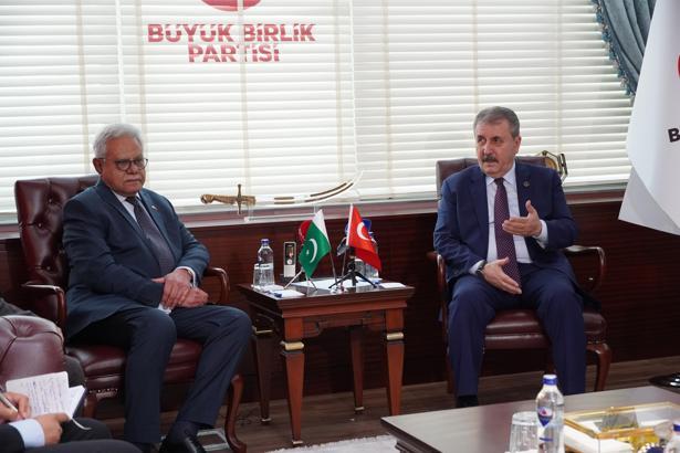 Pakistan Büyükelçisi Cüneyd, BBP lideri Destici’yi ziyaret etti