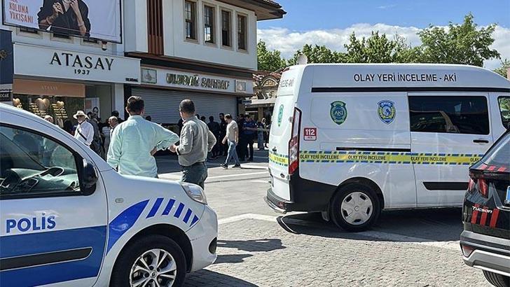 Uşak'ta kuyumcu dükkanına silahlı saldırı: 2 yaralı