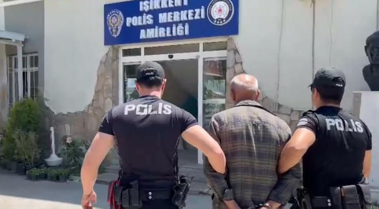 İzmir'de 21 yıl 10 ay hapisle aranan şüpheli kimlik sorgulamasında yakalandı