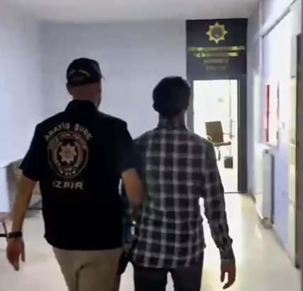 İzmir'de hırsızlıktan 30 yıl 8 ay hapis cezası ile aranan firari hükümlü yakalandı