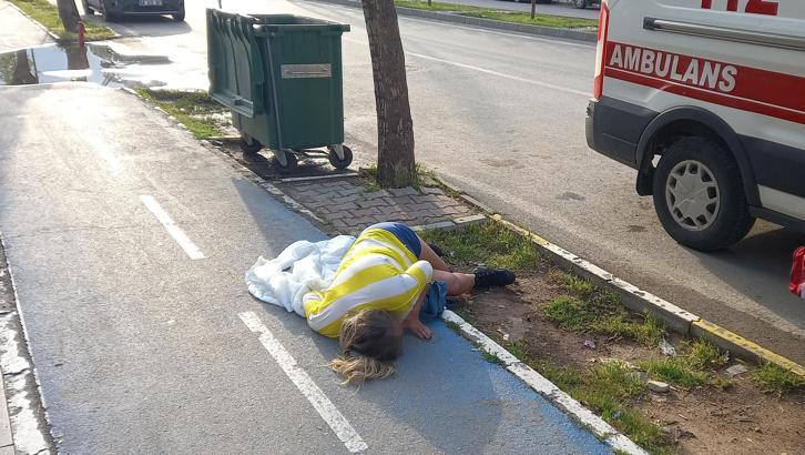 Otomobilden atılan kadın baygın bulundu