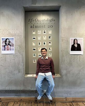 20 yaşında ilk sergisini açtı