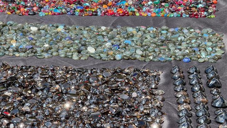 İstanbul’da pırlanta kaçakçılarına operasyon: 250 milyon liralık değerli taş ele geçirildi