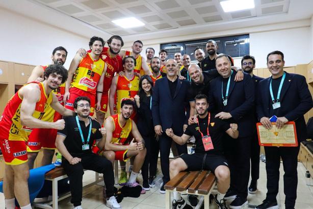 Göztepe potada şampiyonluk için parkede