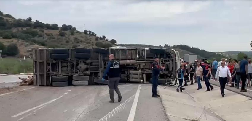 Çanakkale'deki 8 kişinin öldüğü kaza güvenlik kamerasında / Ek fotoğraflar