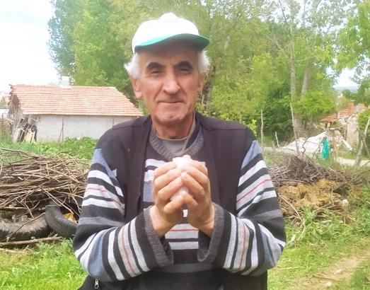 Emekli işçi, yolda bulduğu paraları jandarmaya teslim etti