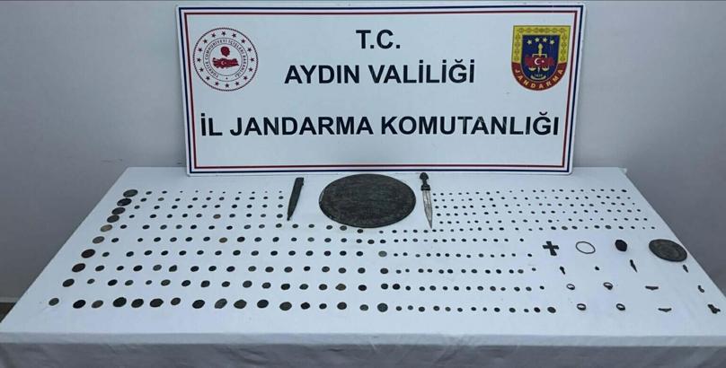 Evinde 355 parça tarihi eserle yakalanıp, gözaltına alındı