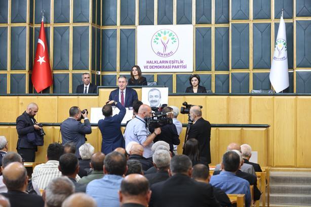 DEM Parti'li Bakırhan: İnsani ve somut düzenlemeler Türkiye'nin önünü açacaktır