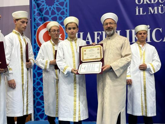 Erbaş: Kur’an dışında hiçbir kitaba baştan sona ezberlenmek nasip olmadı