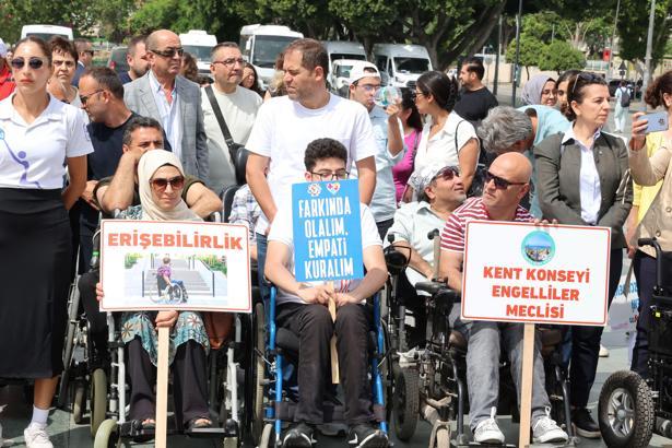 Özel bireylerden çok özel gösteri