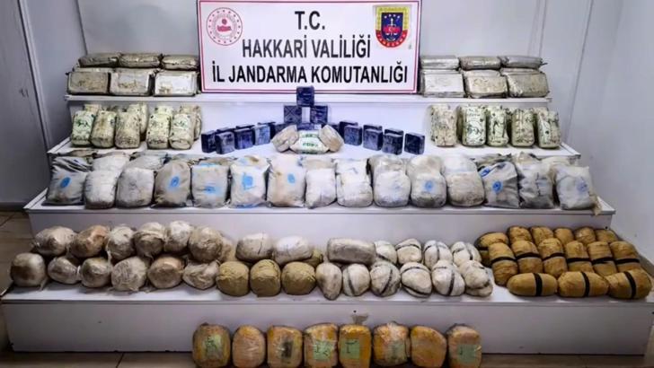 Hakkari ve Van'da 339 kilo uyuşturucu ele geçirildi