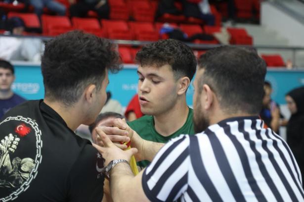 Bilek Güreşi Gençler A Türkiye Birinciliği müsabakaları Samsun’da tamamlandı