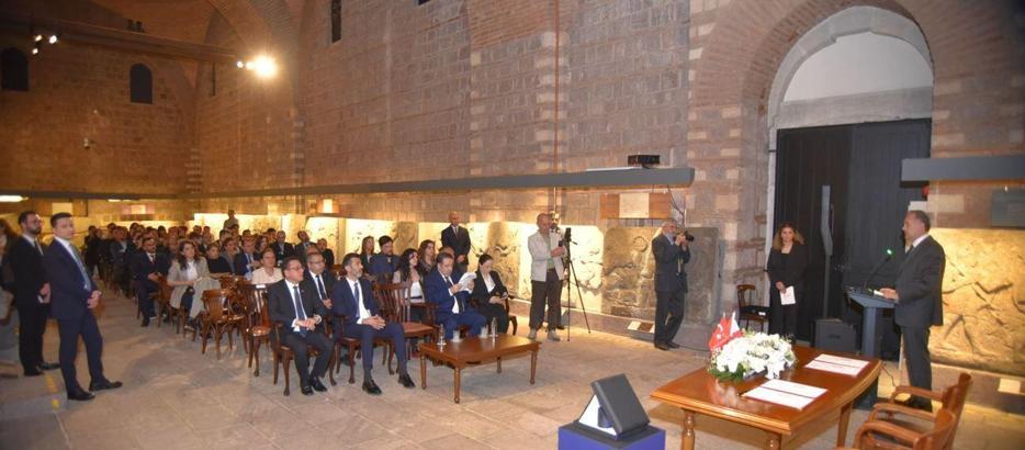 Moche kültürüne ait tarihi kolye, Peru'ya iade edildi