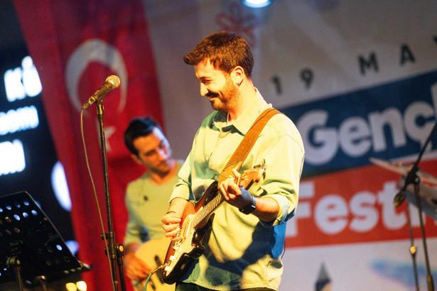 19 Mayıs Gençlik Festivali Küçükpark'ta başladı