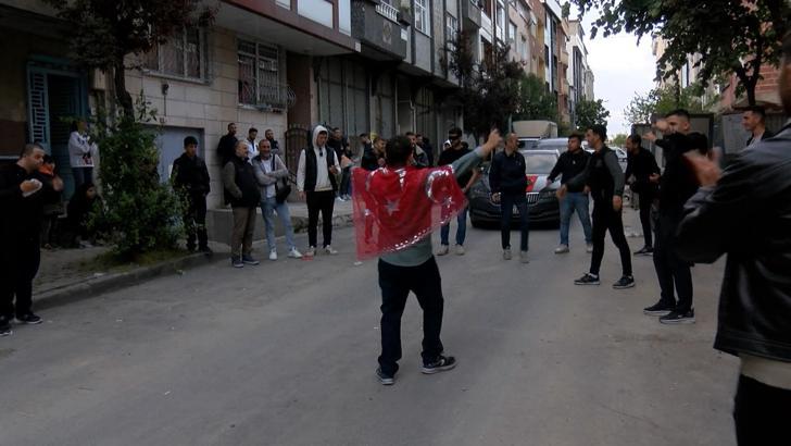 İstanbul- Down sendromlu Mehmet'in asker eğlencesi hayalini mahalleli gerçekleştirdi