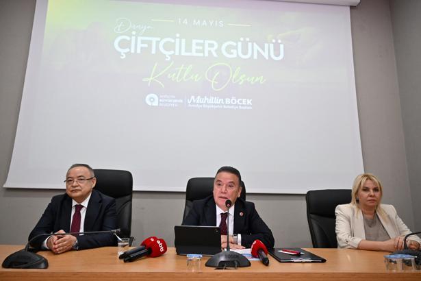 Başkan Böcek çiftçilerle bir araya geldi