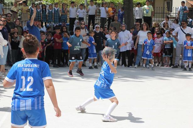 Manisa'da Geleneksel Çocuk Oyunları Yarışmaları tamamlandı