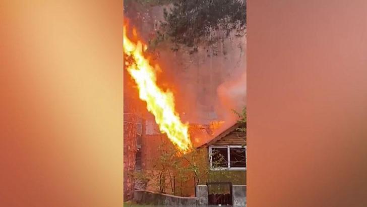 Zorkun Yaylası’nda yangın paniği: 3 ev tamamen, 1 ev ise kısmen yandı