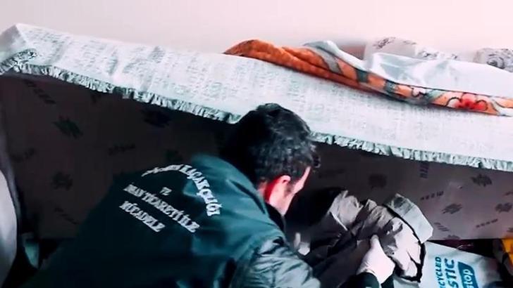 Kaçak göçmenlere sahte belge düzenleyen şüphelilere operasyon: 2 tutuklama