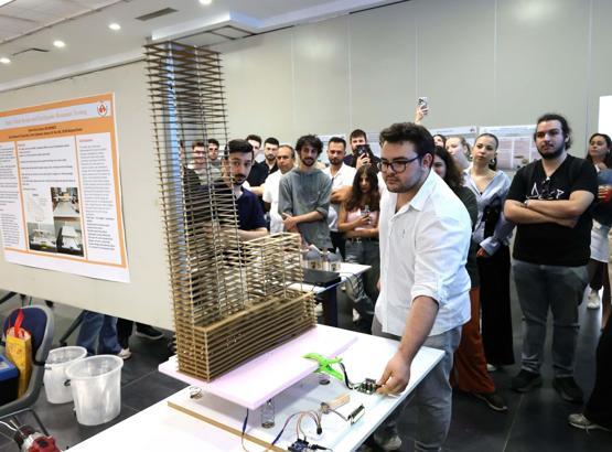 Dünyaca ünlü binalara 'deprem' simülasyonu