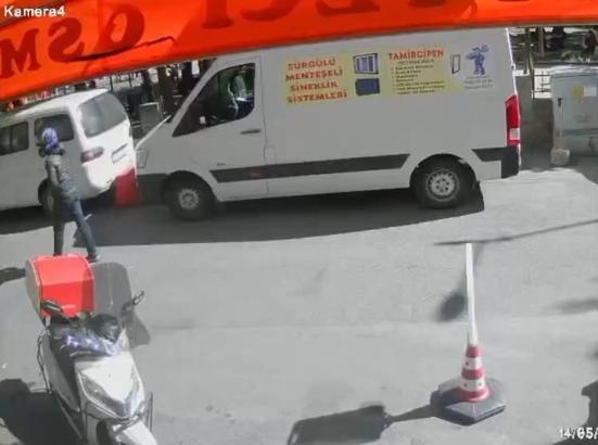 İstanbul- Sultangazi'de husumetlisini gördü kurşun yağdırdı; başkasını vurdu