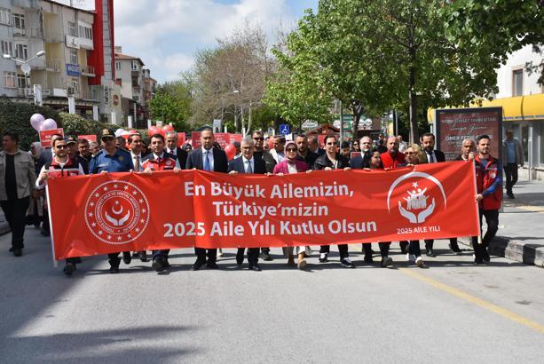 Niğde’de Aile Yılı yürüyüşü