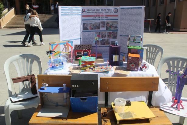 Öğrenciler, projelerini bilim fuarında sergiledi
