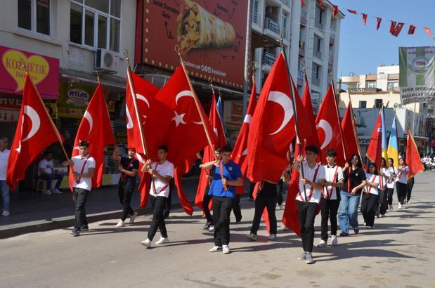 Serik'te Gençlik Yürüyüşü