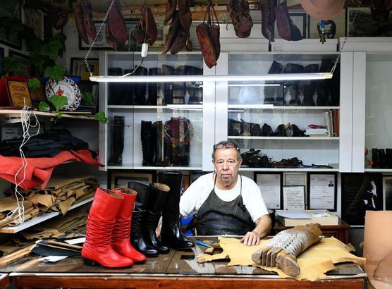 Körüklü çizme ustası, yetiştirecek çırak bulamıyor