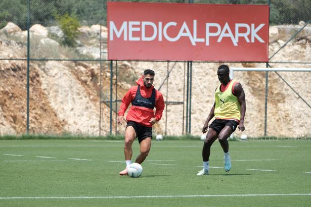 Hatayspor, Adana Demirspor mesaisini sürdürdü