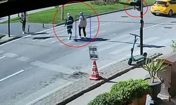 Motosikletin çarptığı yaya ağır yaralandı; kaza kamerada