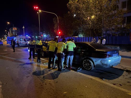 Kayseri'de 4 araç zincirleme kazaya karıştı; 5 yaralı