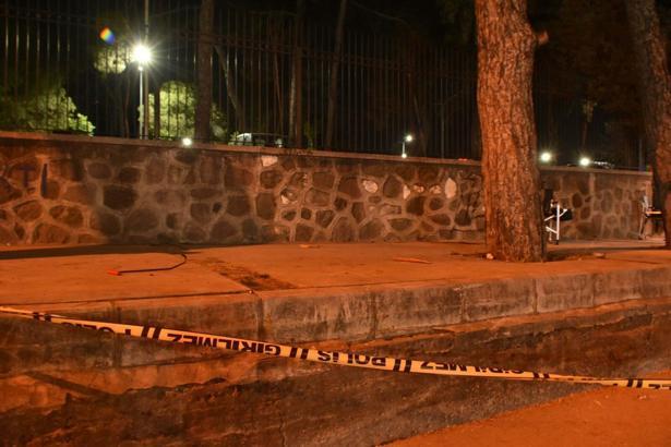 İzmir'de silahlı ve beyzbol sopalı kavga: 1 ölü, 1 yaralı