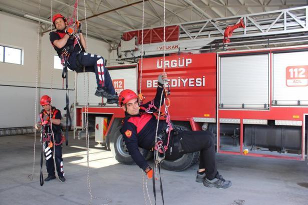 Mersin itfaiyesi bilgi ve tecrübelerini eğitimlerle aktarıyor